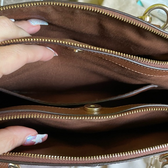 COACH EUC shoulder bag w/3 compartments & D-rings to add a crossbody strap! - Picture 10 of 12